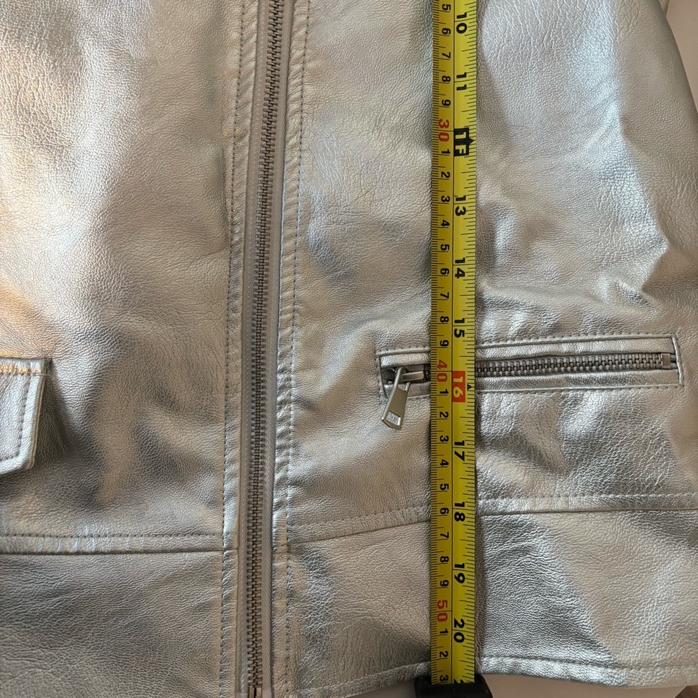 Baccini Women's Metallic Silver Leather Jacket - Picture 10 of 10